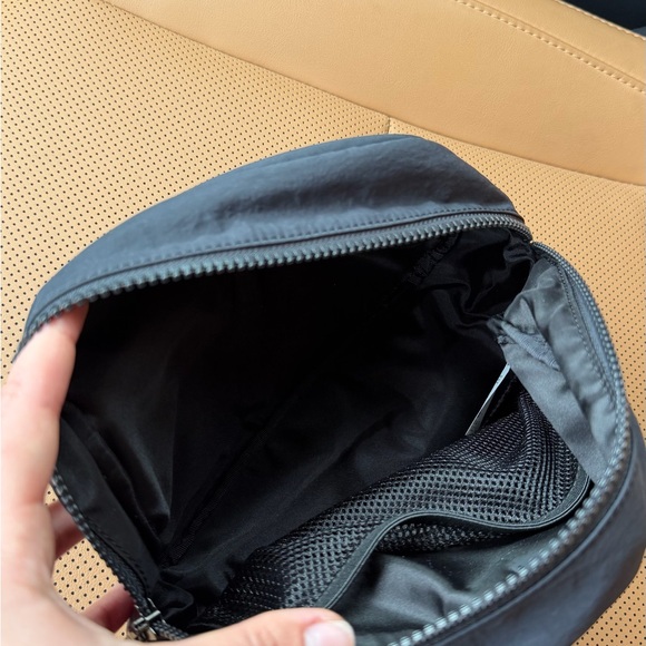 lululemon athletica Charcoal Belt Bag - Picture 3 of 4